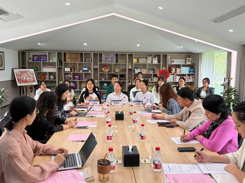 会议室里的人们 AI 生成的内容可能不正确。